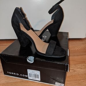 Torrid sz 9 cone black heels